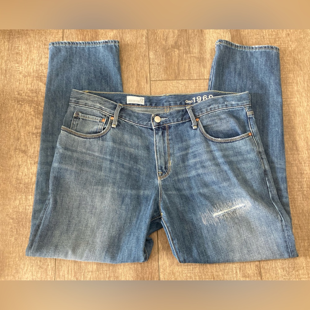 Gap Sexy Boyfriend Women’s Jeans With Subtle Sewn Distressing